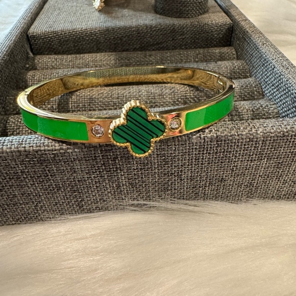 None Jewelry - Bracelet